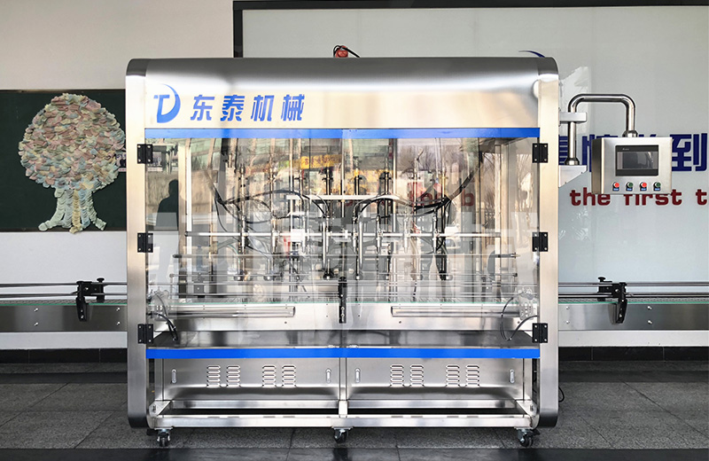 花生油灌裝機(jī)、旋蓋機(jī)齊上陣，助力產(chǎn)業(yè)動(dòng)起來！